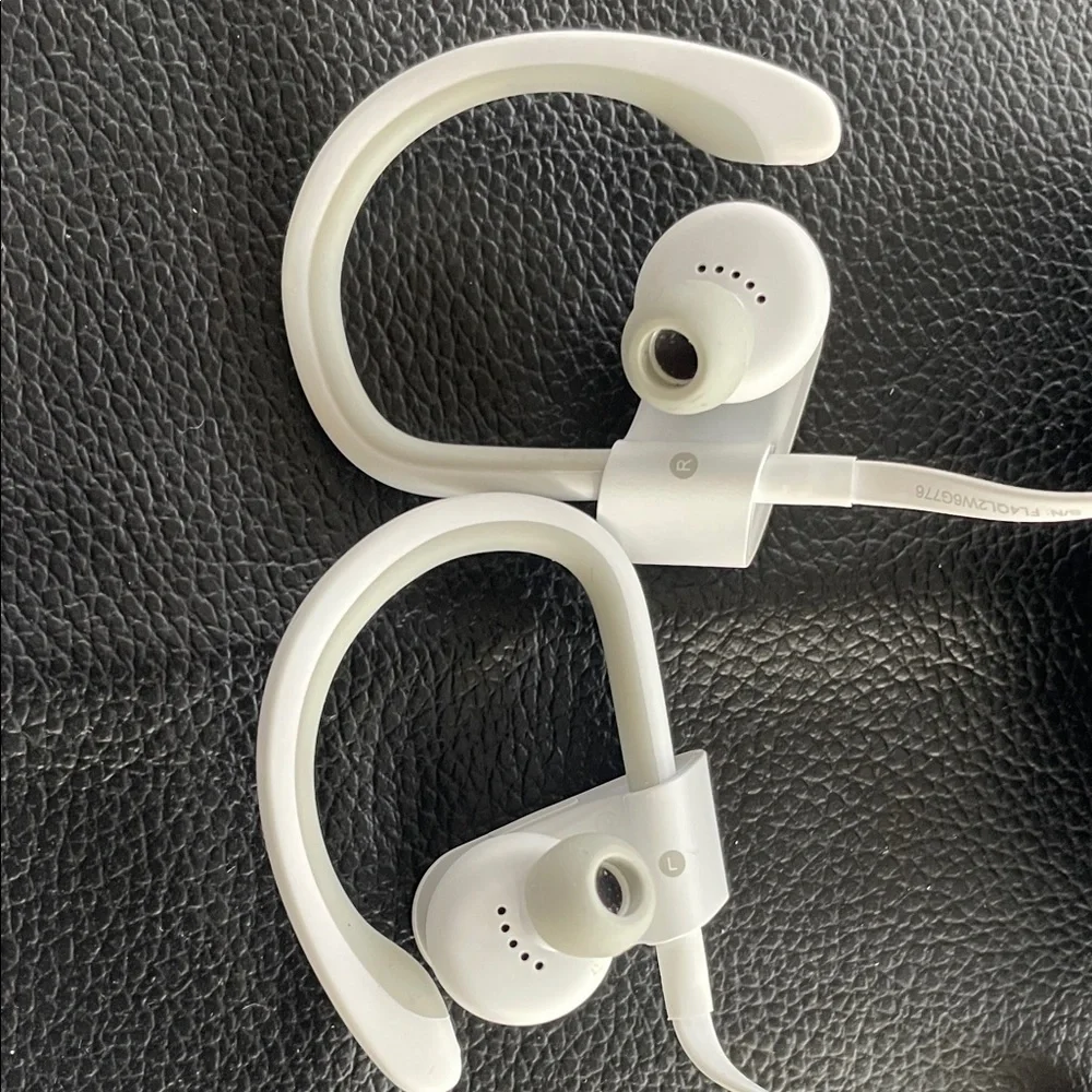 Beats by Dre White Wireless Earphones
